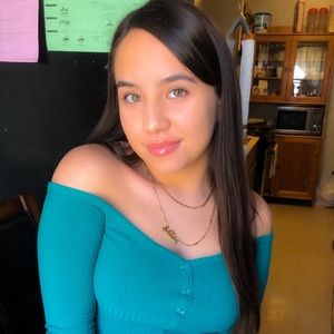 Meet your Posher, Gabriela